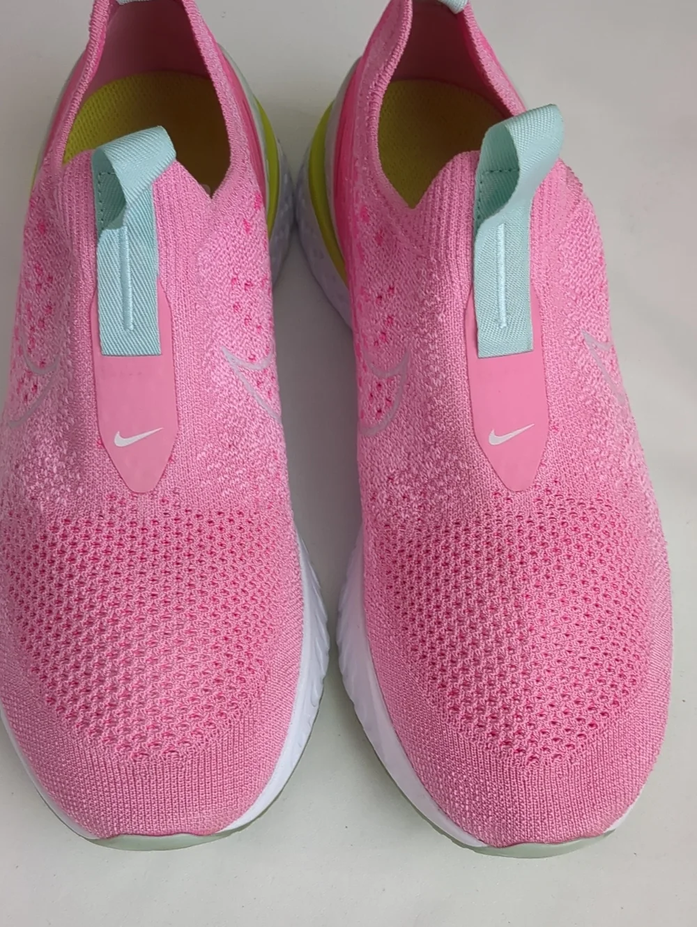 Nike Women's Epic Phantom React Flyknit Psychic Pink Shoes Sz 9
